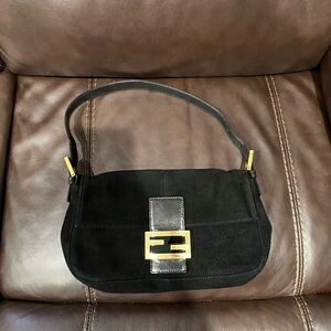 Fendi baguette in black suede vintage